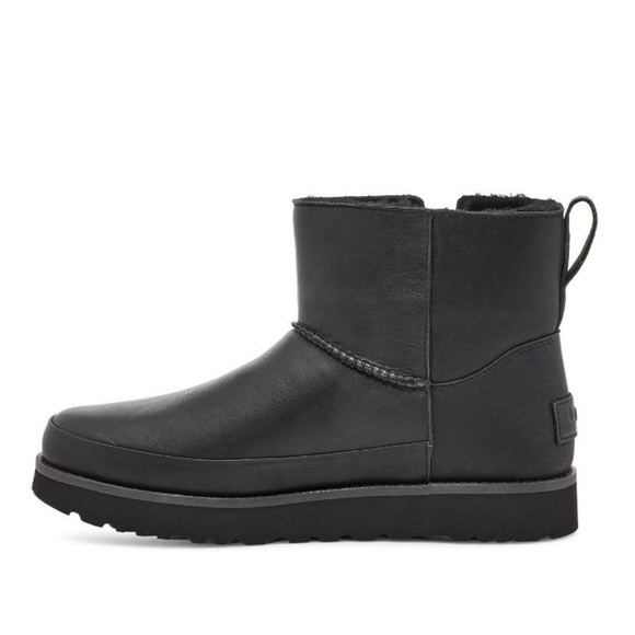 UGG Women's Classic Zip Mini Black Pre-loved - Picture 10 of 17